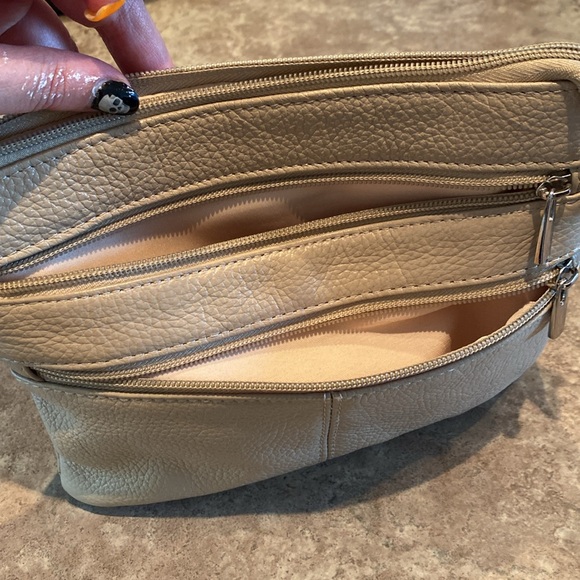 Bentley Leathers, nude/cream colour purse - Picture 12 of 12